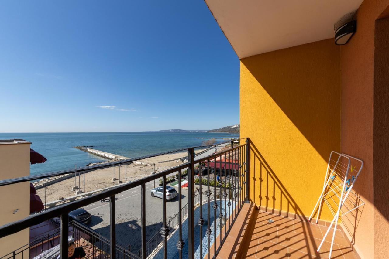 Supreme Beach Apartments 발치크 외부 사진