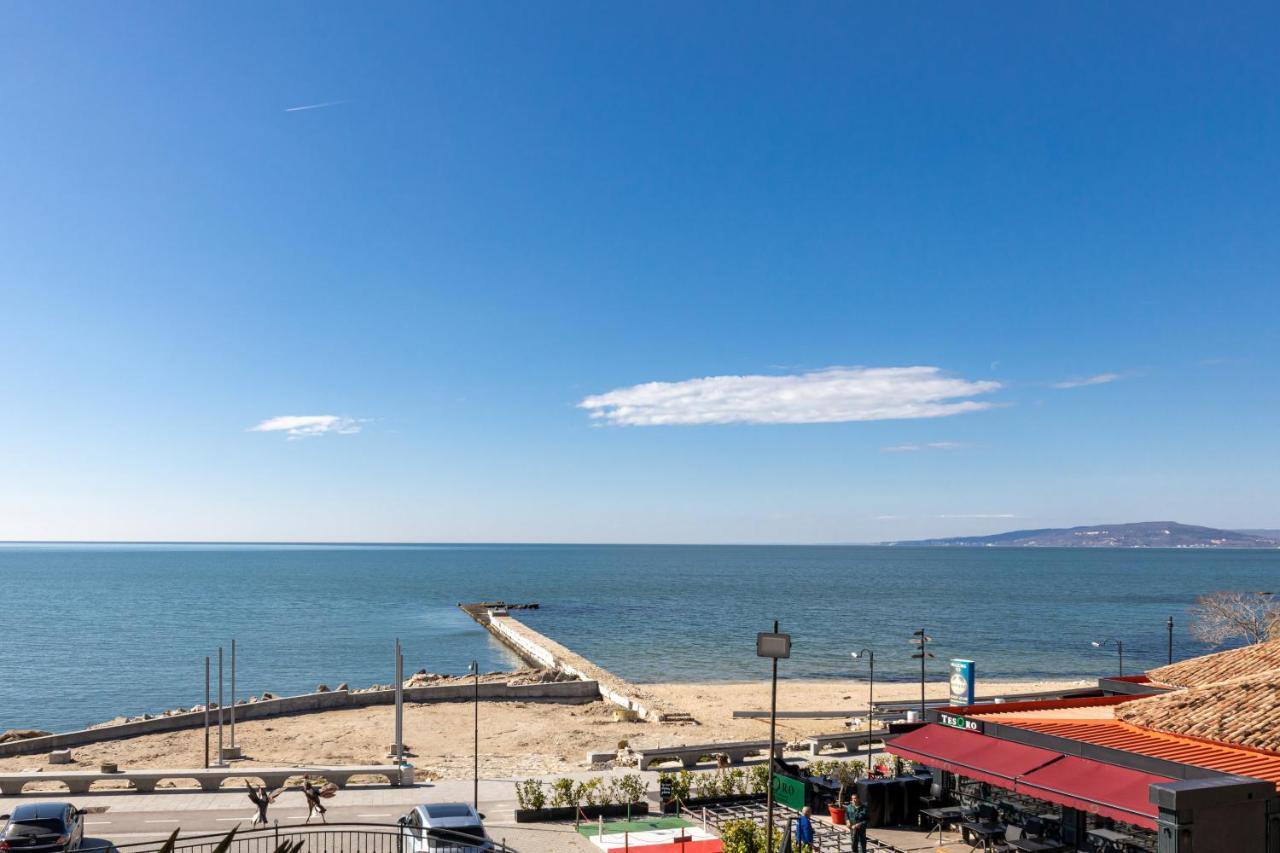 Supreme Beach Apartments 발치크 외부 사진