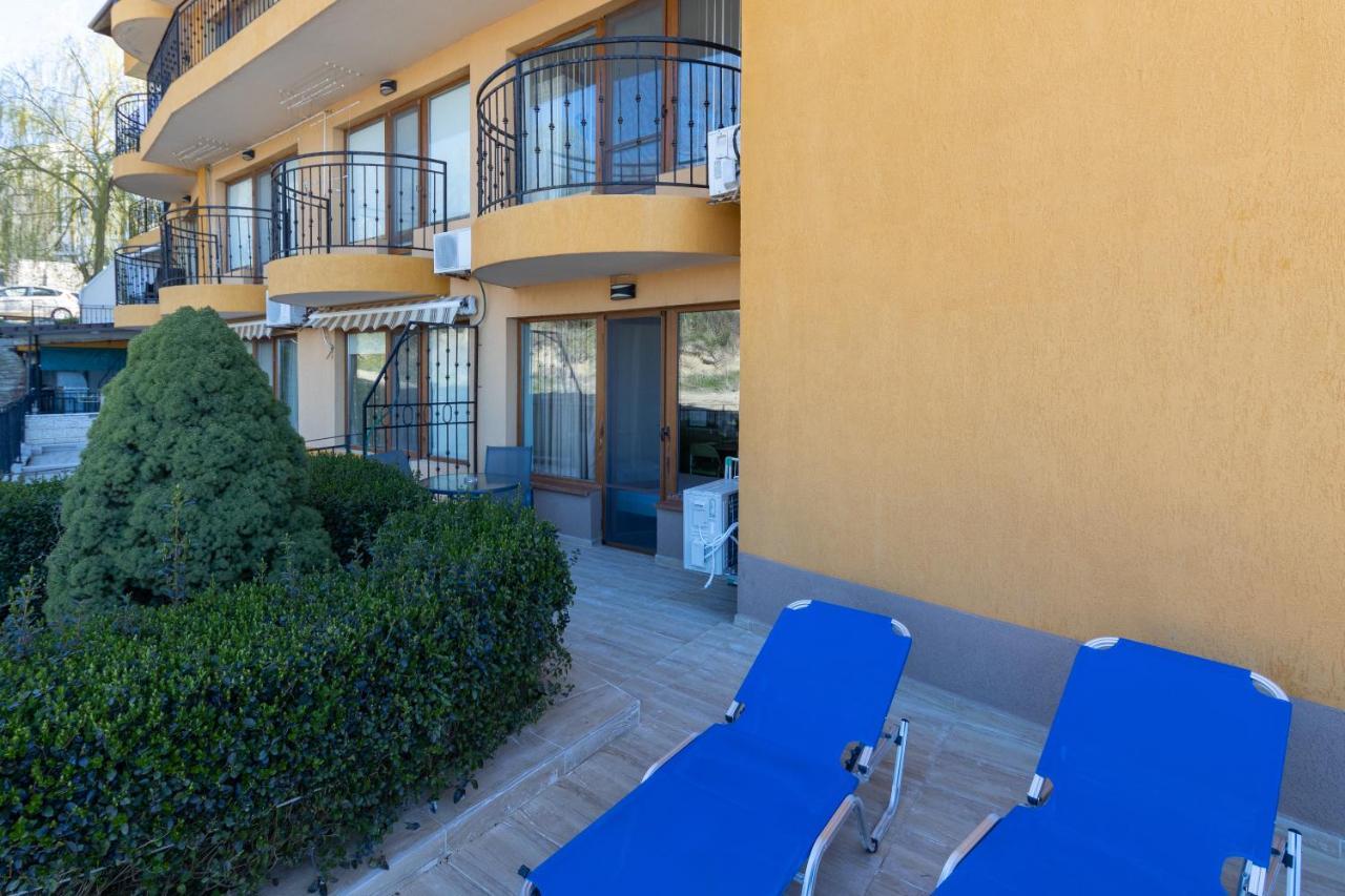Supreme Beach Apartments 발치크 외부 사진