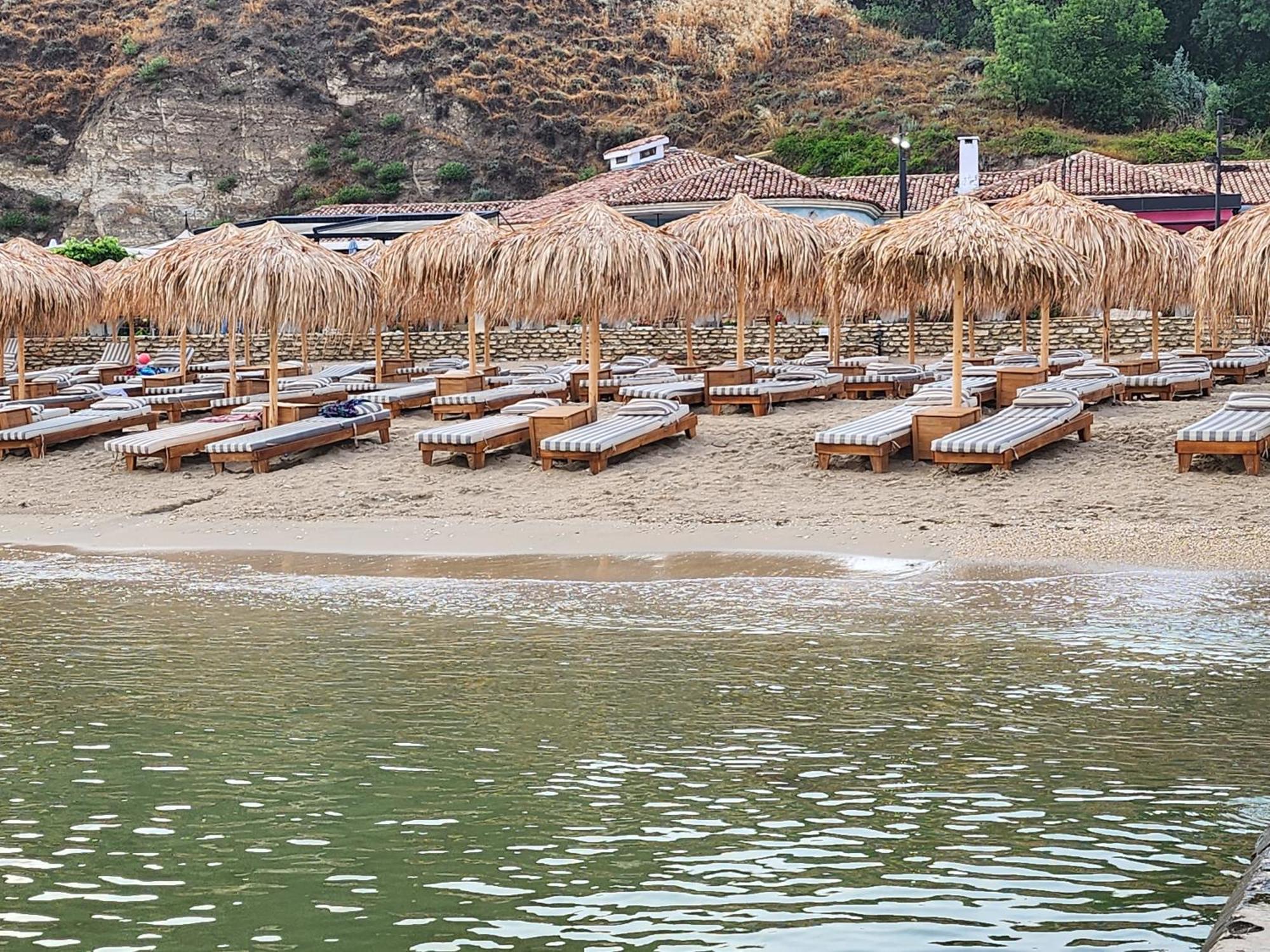 Supreme Beach Apartments 발치크 객실 사진