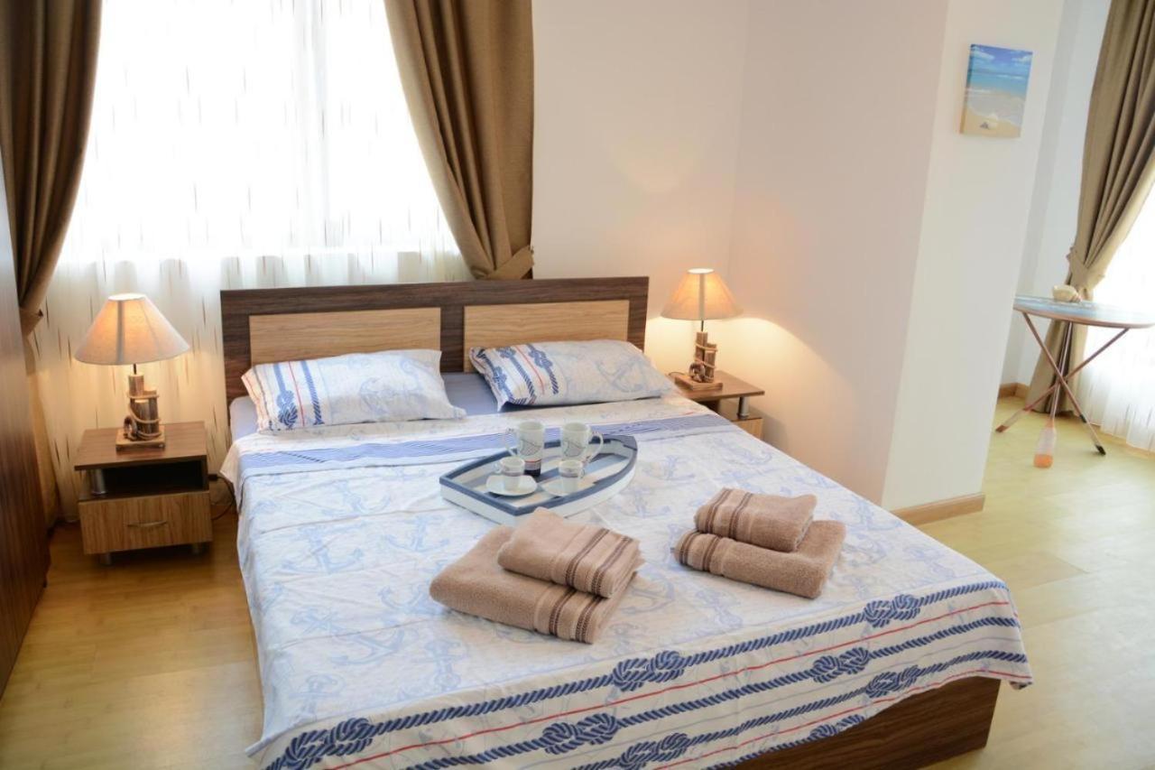 Supreme Beach Apartments 발치크 외부 사진